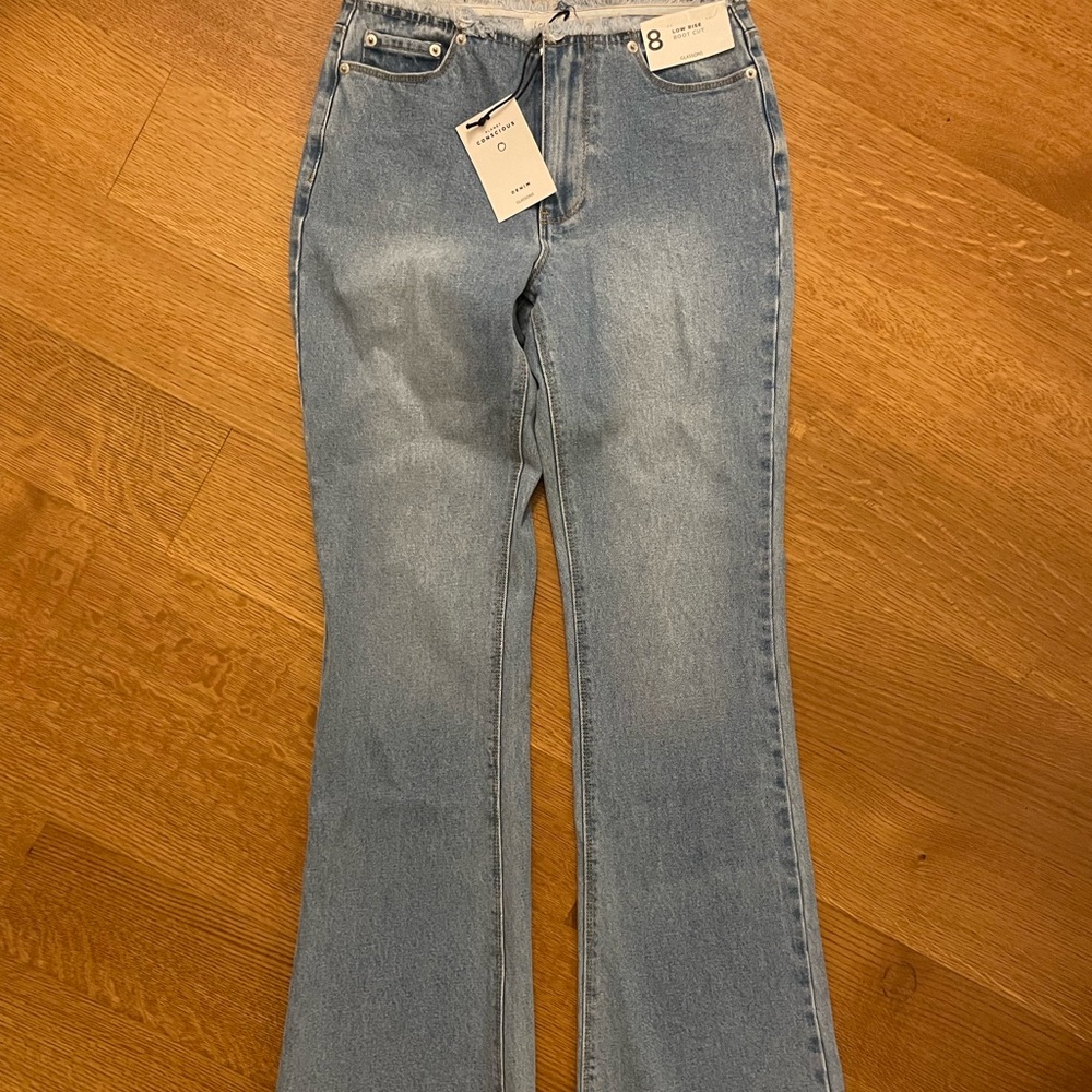 New with tags glass on low rise boot cut size 8 blue Jean